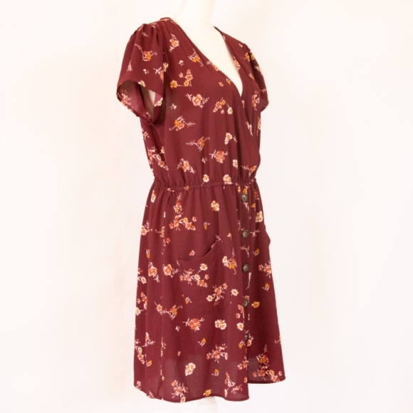 Women’s Burgundy Floral Print Xhilaration Dress. - Picture 2 of 11